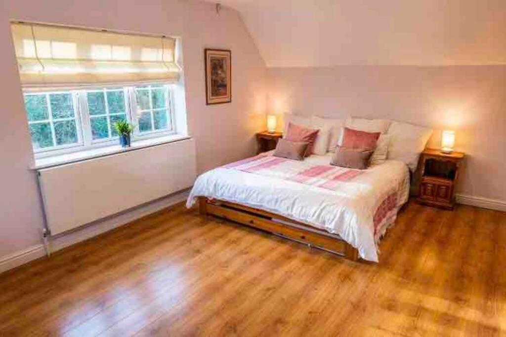 Langford Farmhouse - New Forest National Park Luxury 4Bd, Hot Tub, Cinema, 10 Acres Bartley Dış mekan fotoğraf