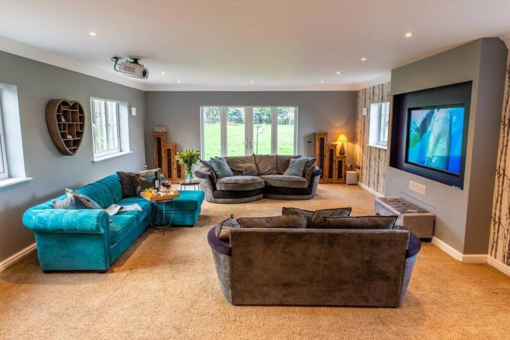 Langford Farmhouse - New Forest National Park Luxury 4Bd, Hot Tub, Cinema, 10 Acres Bartley Dış mekan fotoğraf