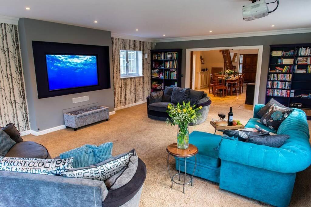 Langford Farmhouse - New Forest National Park Luxury 4Bd, Hot Tub, Cinema, 10 Acres Bartley Dış mekan fotoğraf